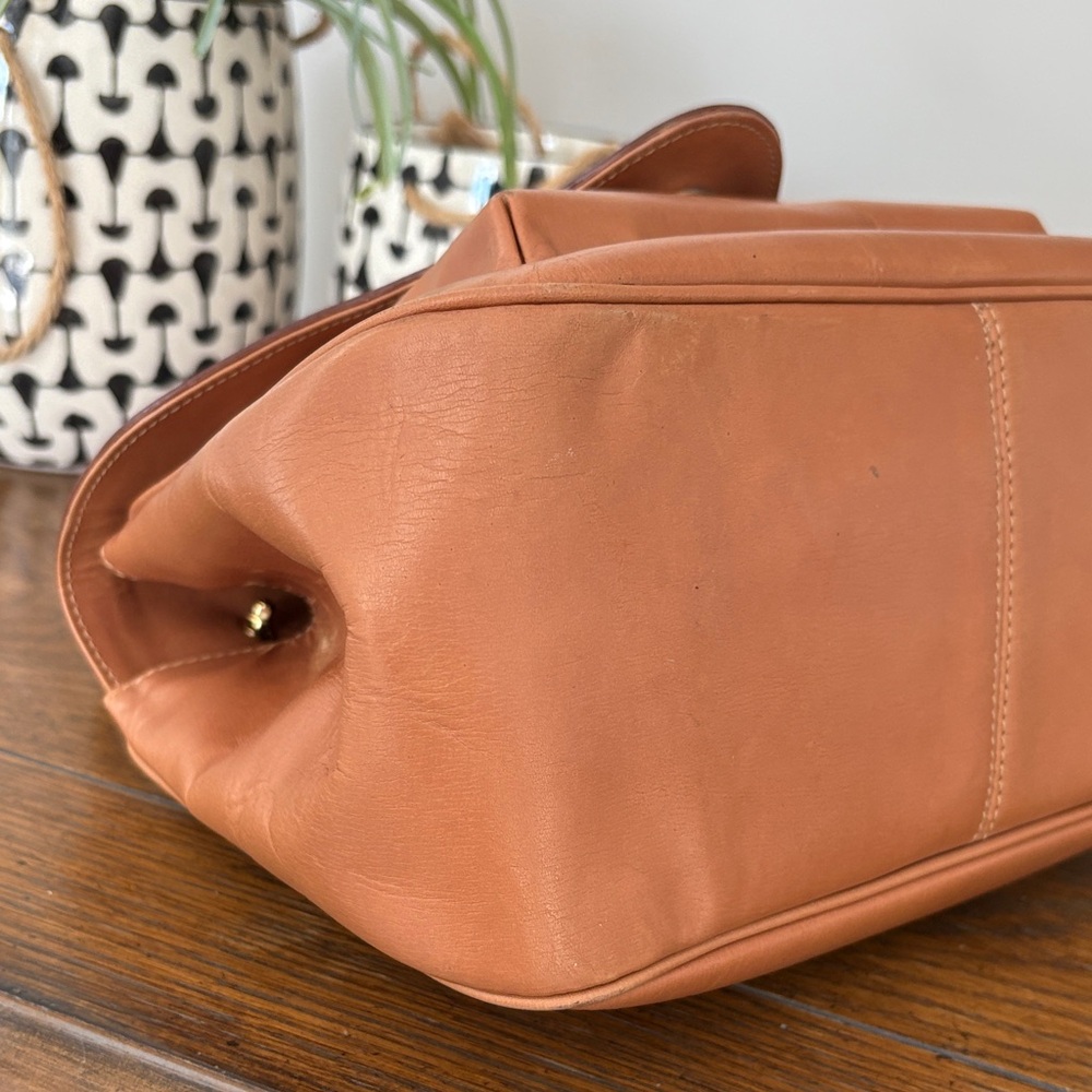 Givenchy Vintage Tan Leather Handbag with gold hardware - Picture 7 of 16
